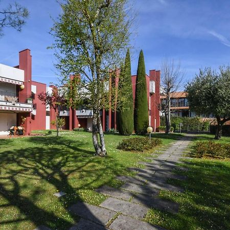 Holiday Sirmione Apartments ภายนอก รูปภาพ
