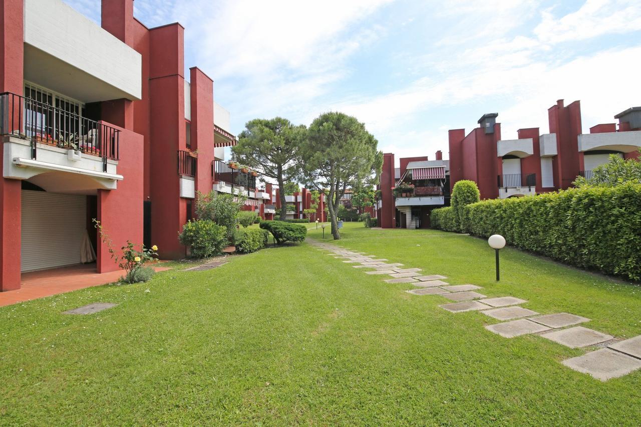 Holiday Sirmione Apartments ภายนอก รูปภาพ