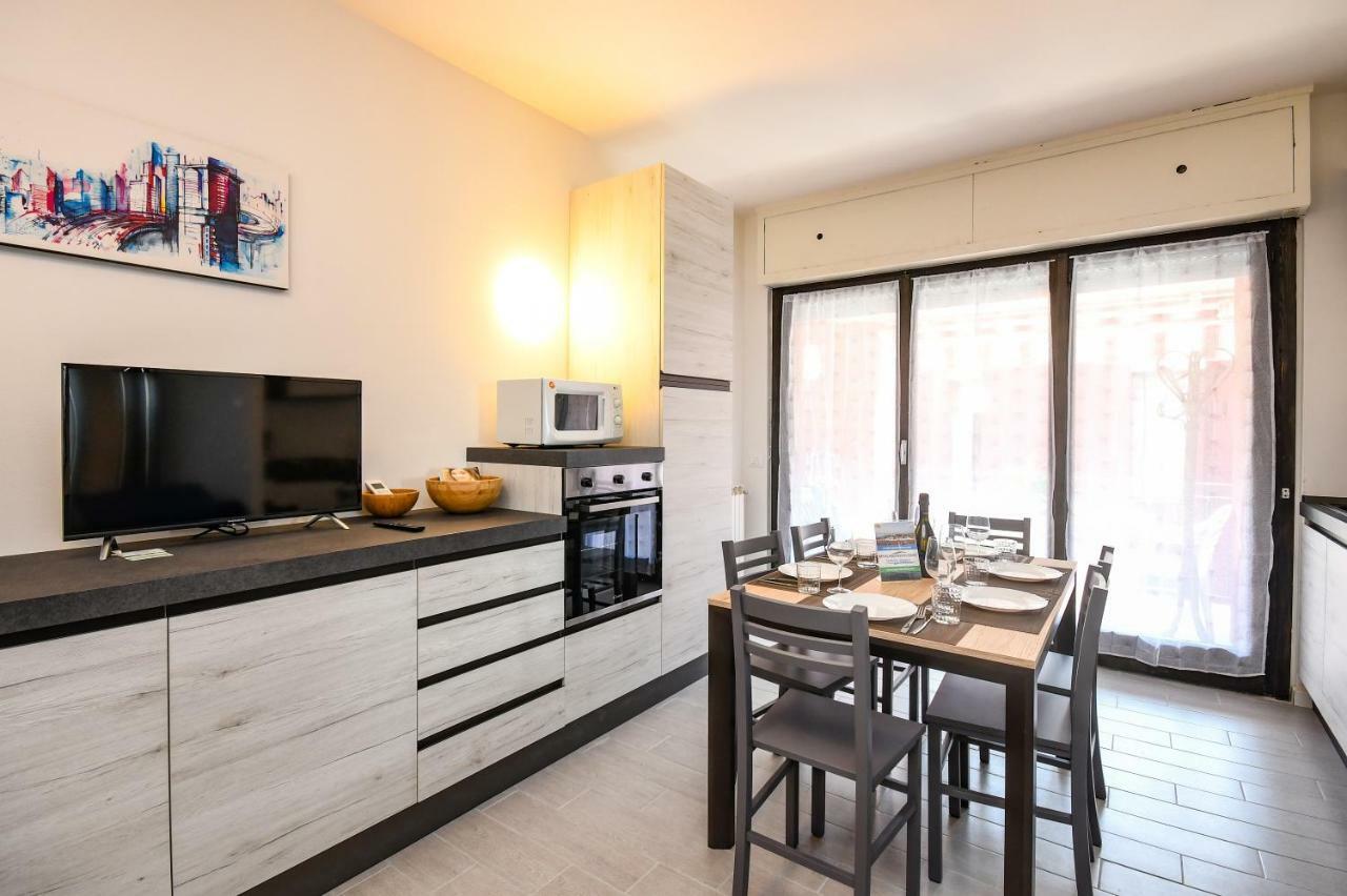 Holiday Sirmione Apartments ภายนอก รูปภาพ